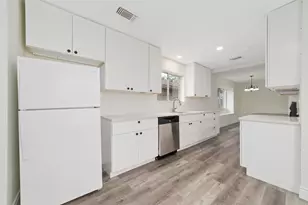 2106 Endicott Ln, Sugar Land, TX 77478 - Photo 12