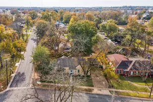 419 E Bell Ave, Crockett, TX 75835 - Photo 26