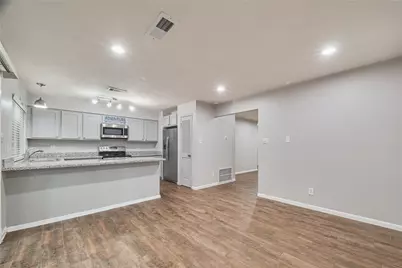 2425 W Settlers Way, The Woodlands, TX 77380 - Photo 12