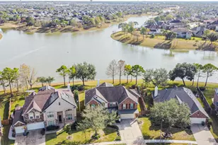 2315 Bending Spring Dr, Pearland, TX 77584 - Photo 2