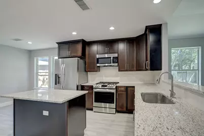 6 S Bristol Gate Place, The Woodlands, TX 77380 - Photo 12
