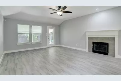 6 S Bristol Gate Place, The Woodlands, TX 77380 - Photo 8