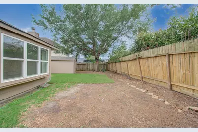 2030 Creek Shore Lane, Pearland, TX 77581 - Photo 36