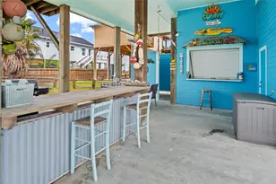 980 Fisherman Dr S, Port Bolivar, TX 77650 - Photo 4