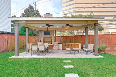 2650 Shady Acres Landing, Houston, TX 77008 - Photo 40