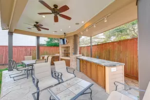 2650 Shady Acres Landing, Houston, TX 77008 - Photo 36