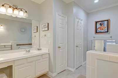 2650 Shady Acres Landing, Houston, TX 77008 - Photo 30