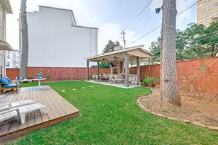 2650 Shady Acres Landing, Houston, TX 77008 - Photo 44