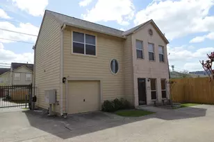 2201 Naomi St, Houston, TX 77054 - Photo 2