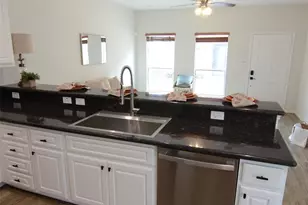 2201 Naomi St, Houston, TX 77054 - Photo 6