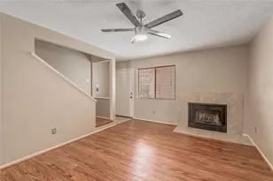 2521 Crosstimbers St, Huntsville, TX 77320 - Photo 6