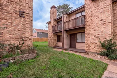 2521 Crosstimbers Street #D1, Huntsville, TX 77320 - Photo 2