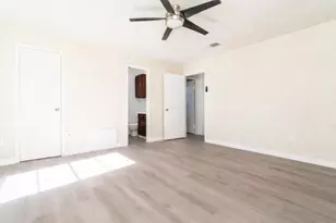 213 Bastrop St, Angleton, TX 77515 - Photo 16