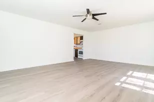 213 Bastrop St, Angleton, TX 77515 - Photo 10