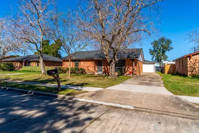213 Bastrop Street, Angleton, TX 77515 - Photo 1