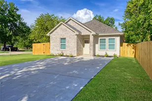 706 Ashville St, Navasota, TX 77868 - Photo 1