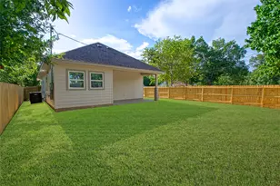 706 Ashville St, Navasota, TX 77868 - Photo 6