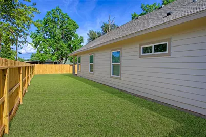 706 Ashville Street, Navasota, TX 77868 - Photo 4