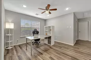 4802 Quiet Canyon Dr, Friendswood, TX 77546 - Photo 4