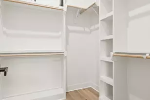 8011 Bowen St, Houston, TX 77051 - Photo 10