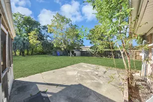 4311 Pine Shadows St, Dickinson, TX 77539 - Photo 18