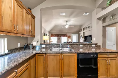 135 Brookside Drive, Huntsville, TX 77320 - Photo 14