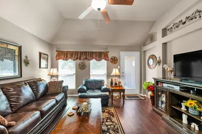 135 Brookside Drive, Huntsville, TX 77320 - Photo 6