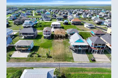 2585 Holiday Drive, Crystal Beach, TX 77650 - Photo 4