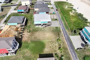 2585 Holiday Dr, Crystal Beach, TX 77650 - Photo 16