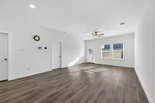 3914 Windy Whisper Dr, Brookshire, TX 77423 - Photo 6