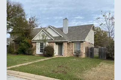 6611 Olivewood Drive, Arlington, TX 76001 - Photo 2