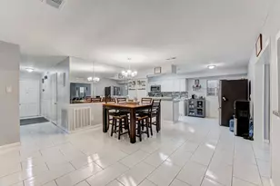 11819 S Nottingham Cir, Houston, TX 77071 - Photo 10
