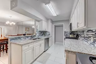 11819 S Nottingham Cir, Houston, TX 77071 - Photo 14