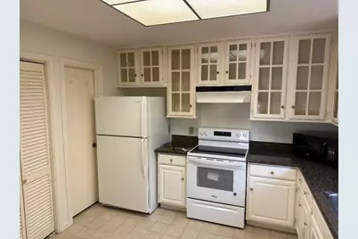 11711 Memorial Drive #143, Houston, TX 77024 - Photo 4