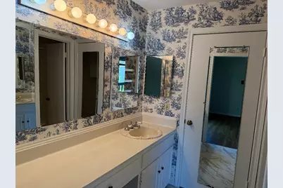 11711 Memorial Drive #143, Houston, TX 77024 - Photo 14