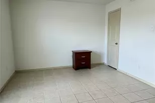 10802 Kingspoint Rd, Houston, TX 77075 - Photo 18