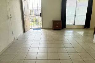 10802 Kingspoint Rd, Houston, TX 77075 - Photo 8