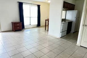 10802 Kingspoint Rd, Houston, TX 77075 - Photo 6