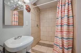 8107 Dillon St, Houston, TX 77061 - Photo 14