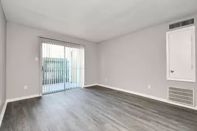 7700 W Airport Boulevard #1206, Houston, TX 77071 - Photo 6