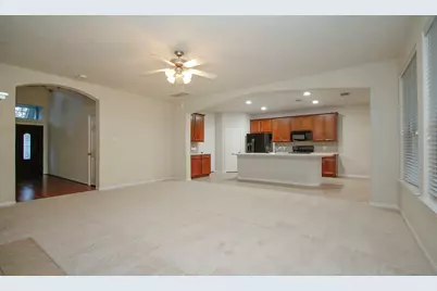 11 Aquiline Oaks Place, The Woodlands, TX 77382 - Photo 10