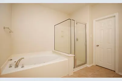 11 Aquiline Oaks Place, The Woodlands, TX 77382 - Photo 26