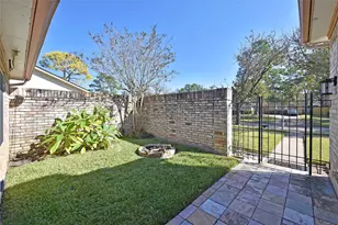2730 Colony Dr, Sugar Land, TX 77479 - Photo 4