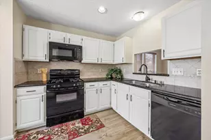 14427 Sun Harbor Dr, Houston, TX 77062 - Photo 2