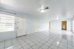 4710 Wedgewood Dr, Bellaire, TX 77401 - Photo 6