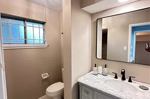 10902 Bob White Dr, Houston, TX 77096 - Photo 16