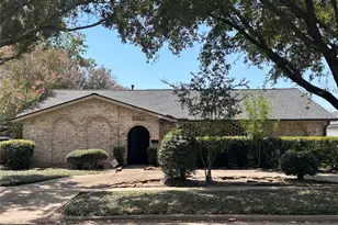 10902 Bob White Dr, Houston, TX 77096 - Photo 2