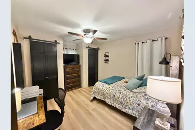 3850 Hays Avenue, Groves, TX 77619 - Photo 16