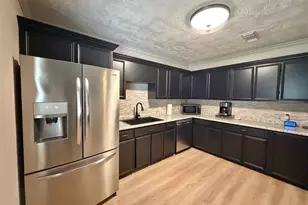 3850 Hays Ave, Groves, TX 77619 - Photo 8