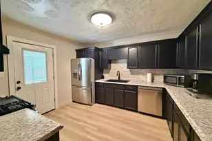 3850 Hays Ave, Groves, TX 77619 - Photo 10